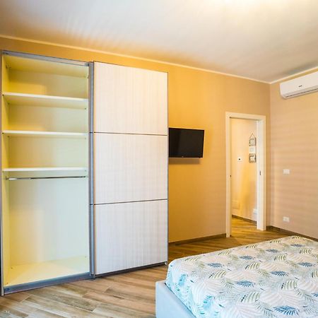 Sisters In Law Guesthouse Монополи Екстериор снимка