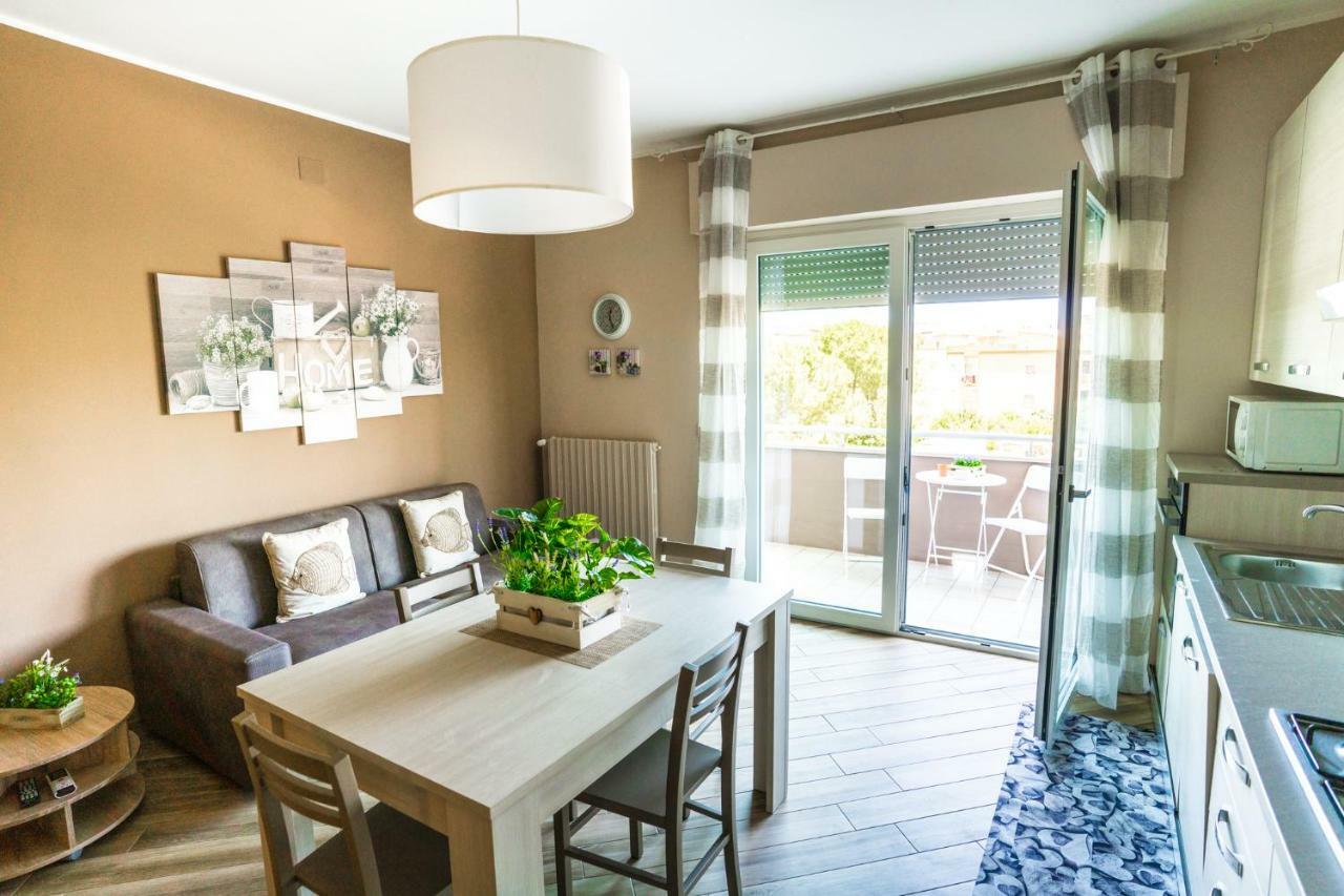 Sisters In Law Guesthouse Монополи Екстериор снимка