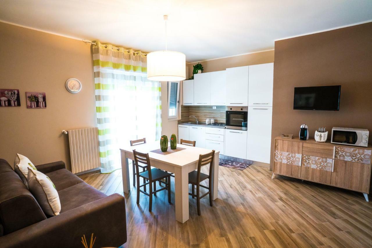 Sisters In Law Guesthouse Монополи Екстериор снимка