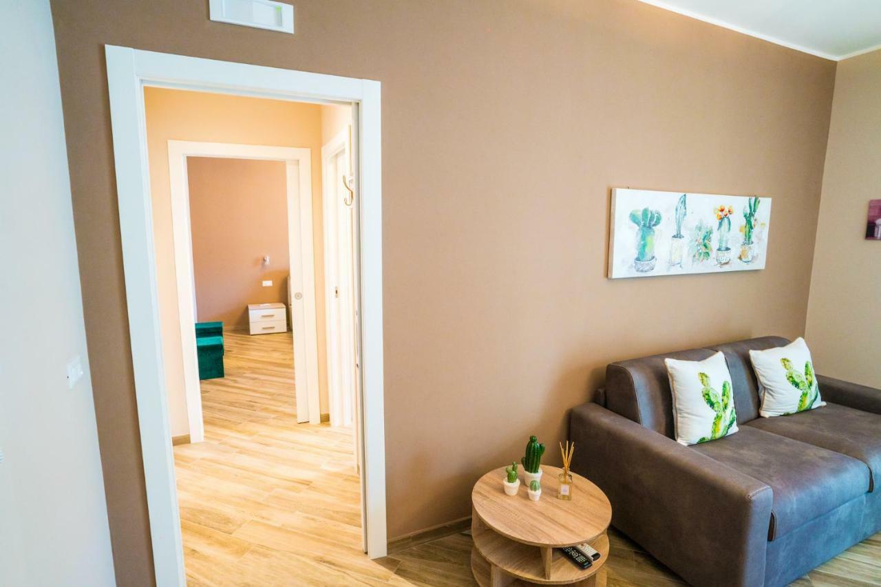 Sisters In Law Guesthouse Монополи Екстериор снимка