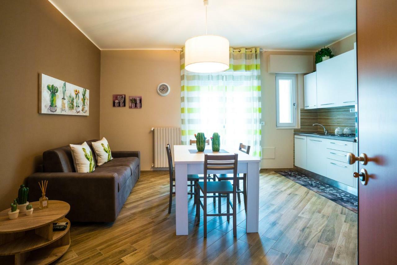 Sisters In Law Guesthouse Монополи Екстериор снимка