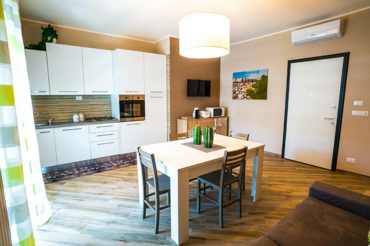 Sisters In Law Guesthouse Монополи Екстериор снимка