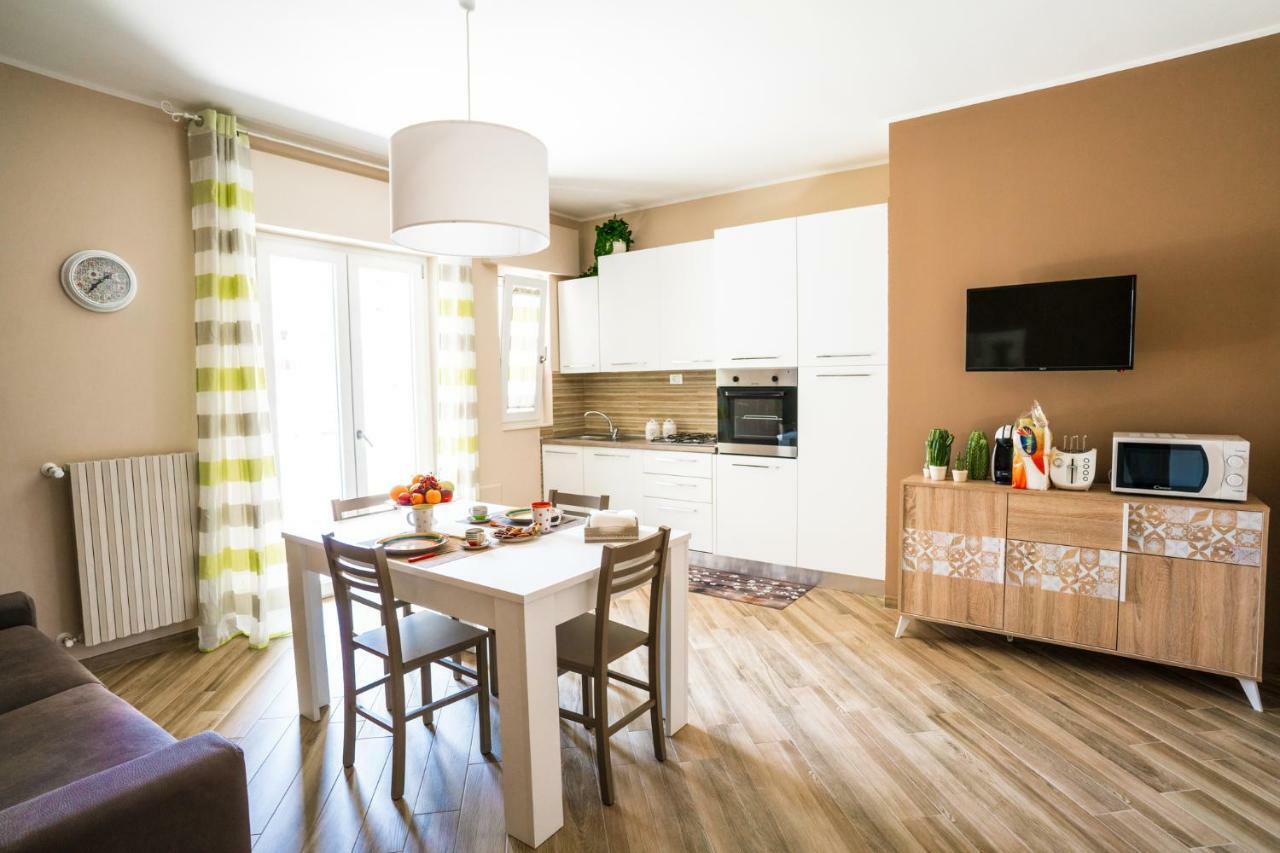Sisters In Law Guesthouse Монополи Екстериор снимка