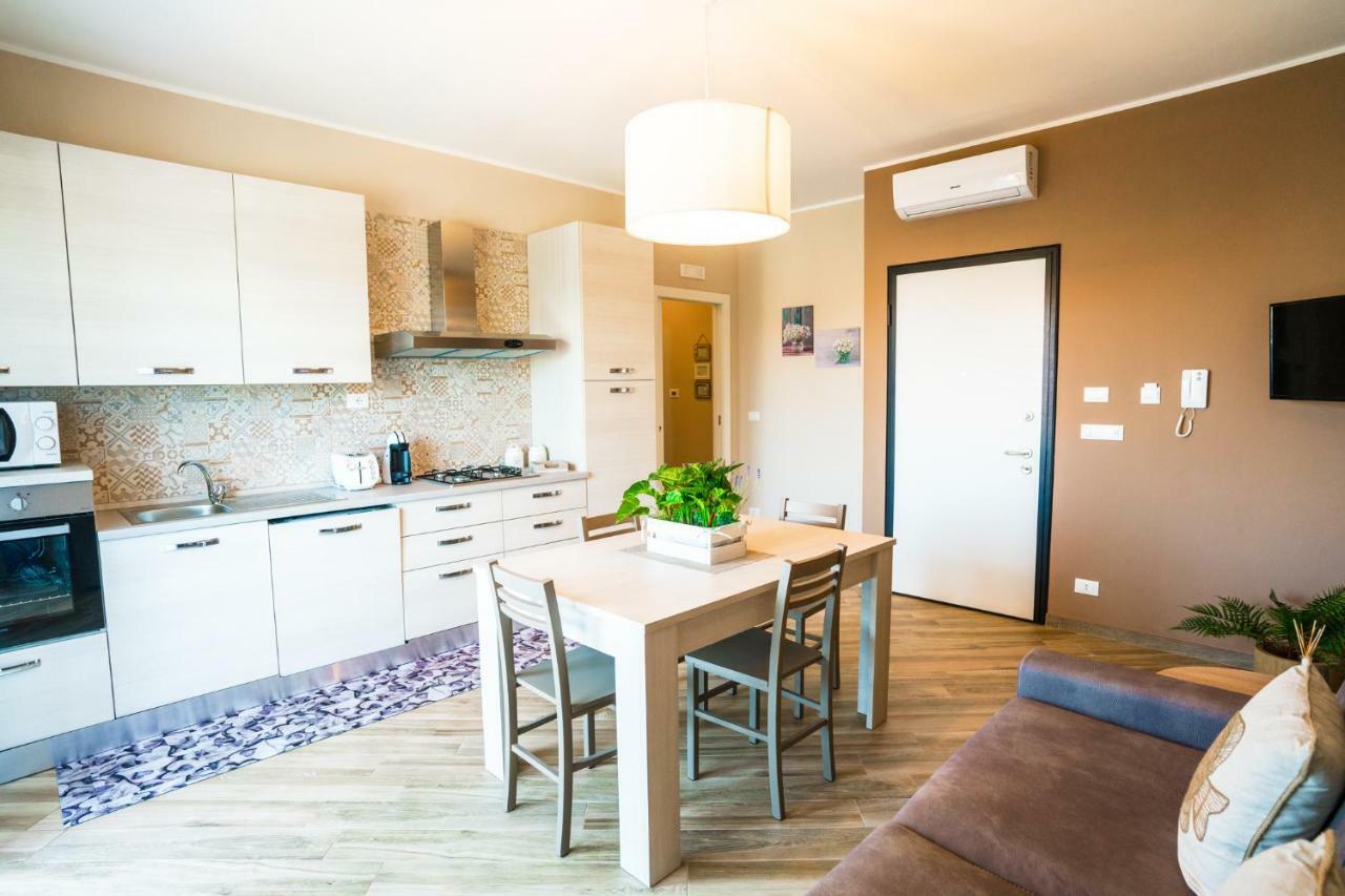 Sisters In Law Guesthouse Монополи Екстериор снимка