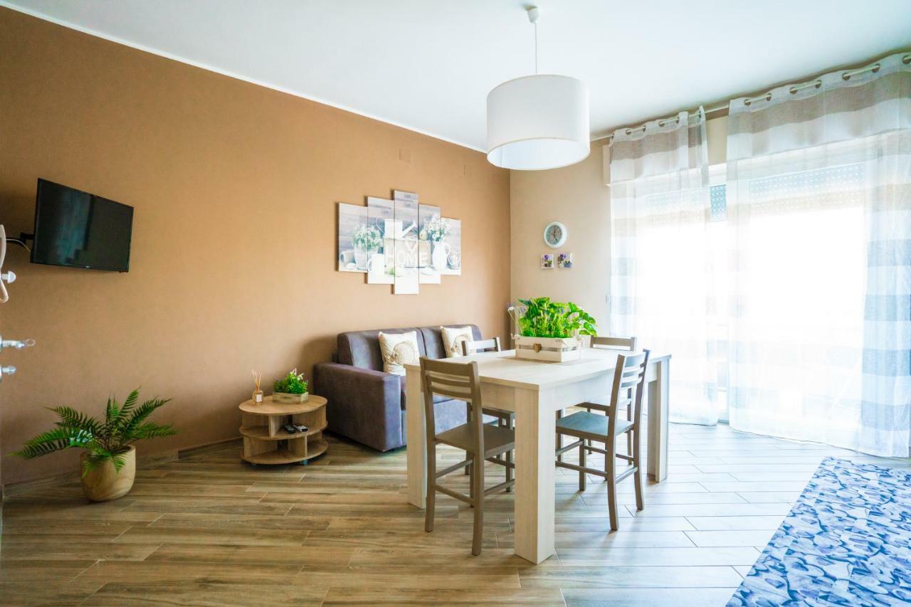 Sisters In Law Guesthouse Монополи Екстериор снимка