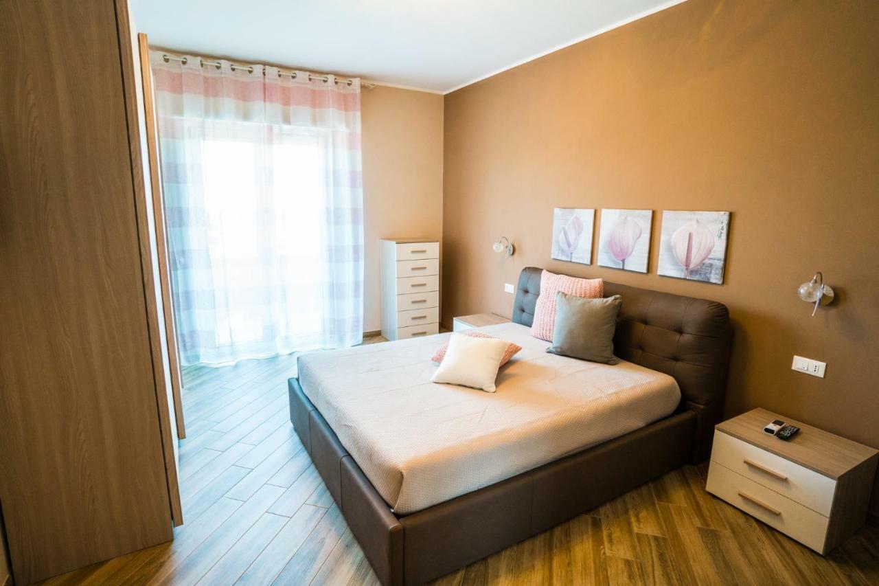 Sisters In Law Guesthouse Монополи Екстериор снимка