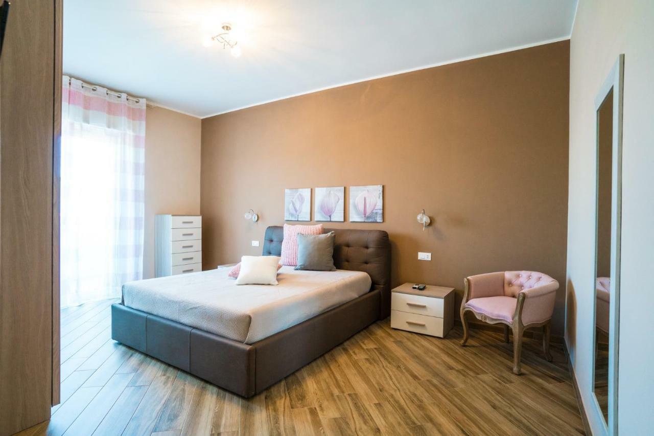 Sisters In Law Guesthouse Монополи Екстериор снимка