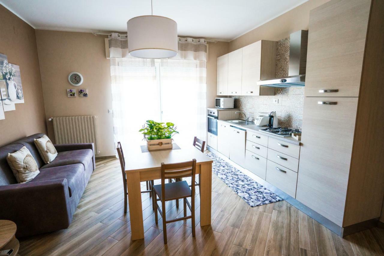 Sisters In Law Guesthouse Монополи Екстериор снимка