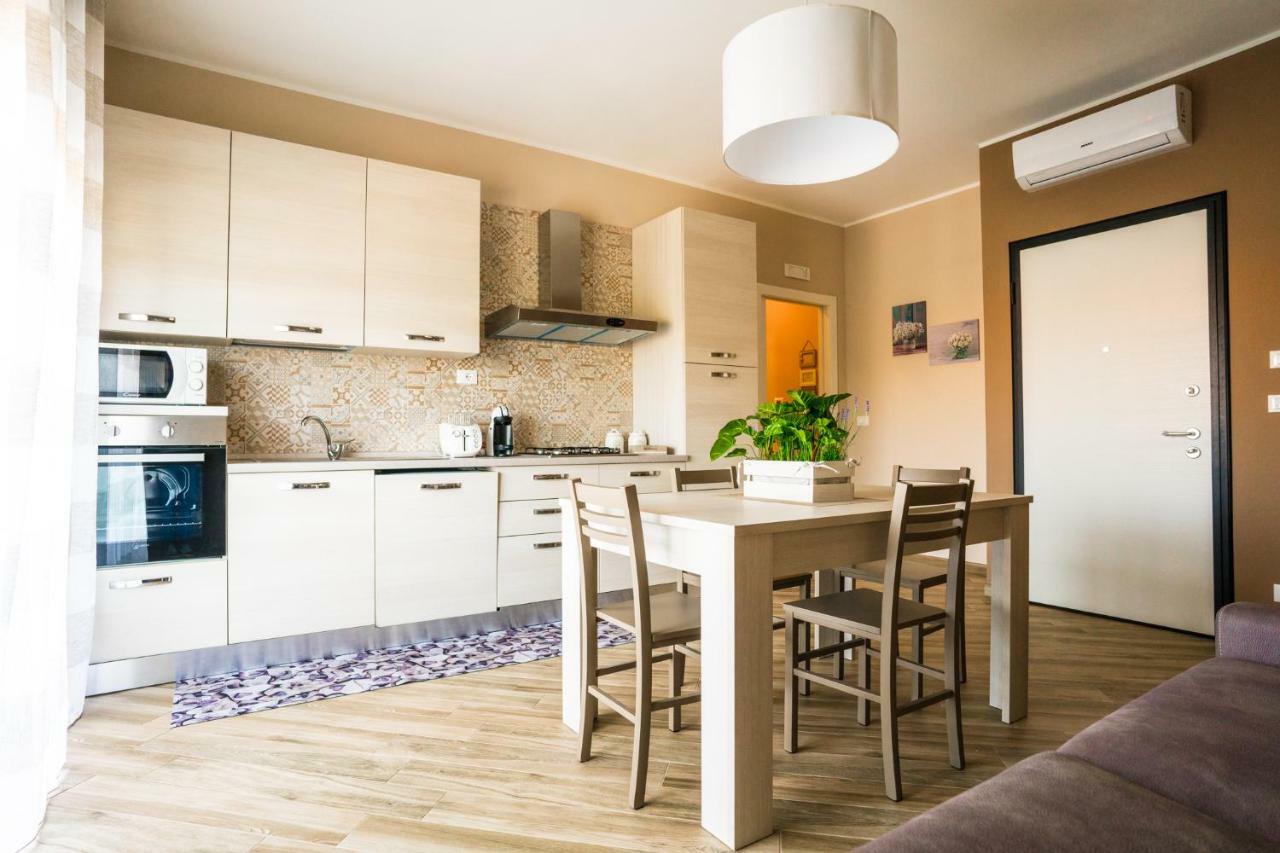 Sisters In Law Guesthouse Монополи Екстериор снимка