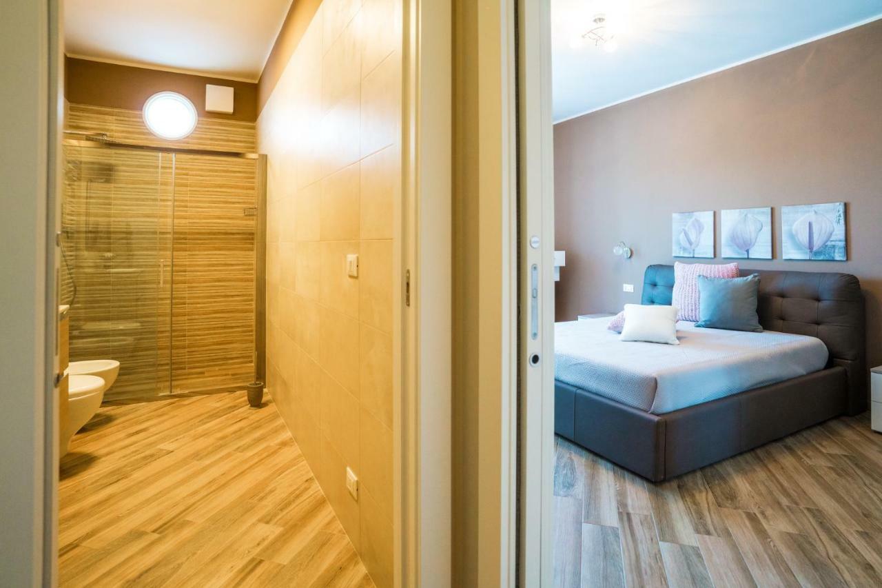 Sisters In Law Guesthouse Монополи Екстериор снимка