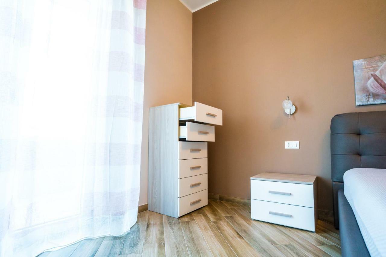 Sisters In Law Guesthouse Монополи Екстериор снимка